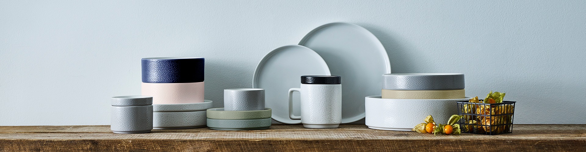 Thoughtfully arranged tableware for everyday dining
